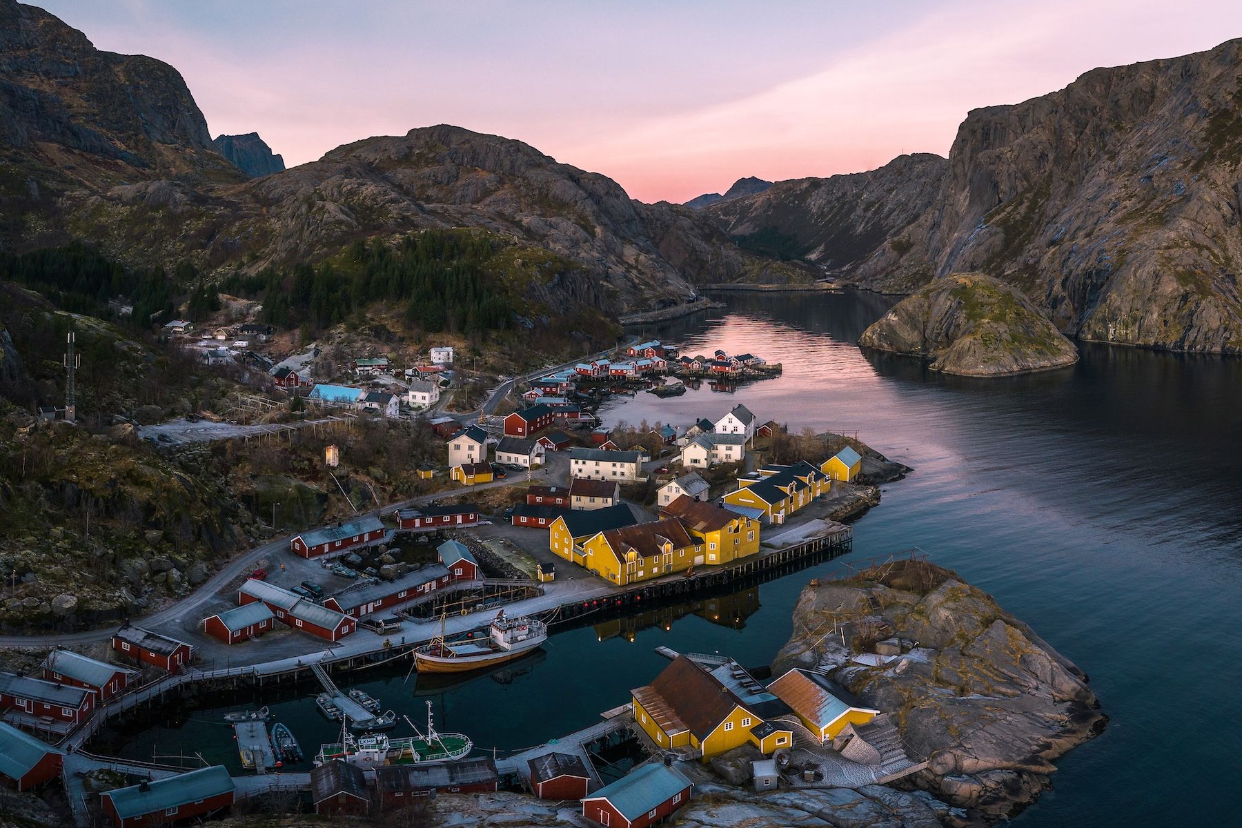 NUSFJORD Lofoten Archipelago | Artic Luxury Hotels for Aurora Borealis/Northern Lights 