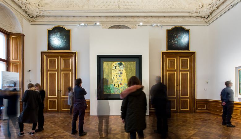 Klimt’s legendary 1907 painting, The Kiss, The Belvedere Vienna, artworks