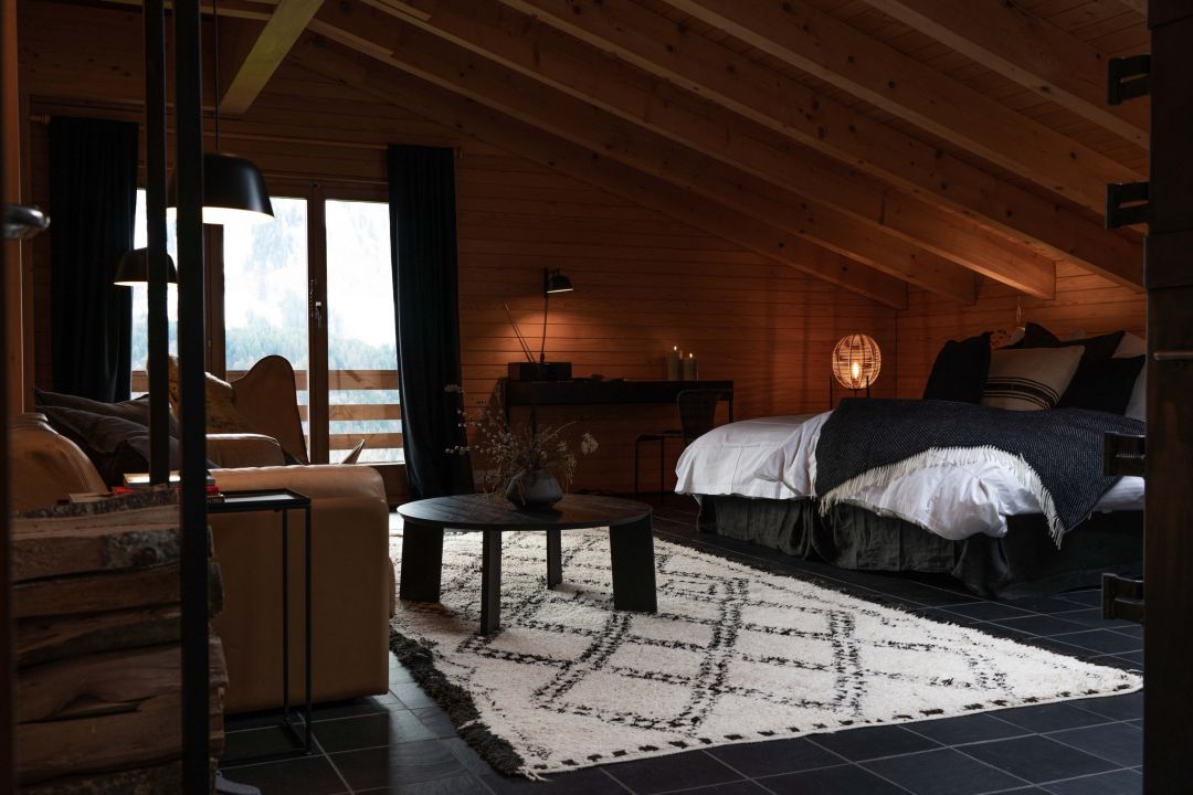 Luxury Boutique Bedroom Accommodation in natural timbers | Villa Hundert Engelberg | The Best Design Hotels in Switzerland