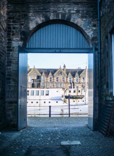Custom Lane in Edinburgh’s port-town, Leith, is a collaborative platform at heart, a buzzing hub to the communities of design and hotbed of culture for the very best of Design in Scotland. Inside, GRAS