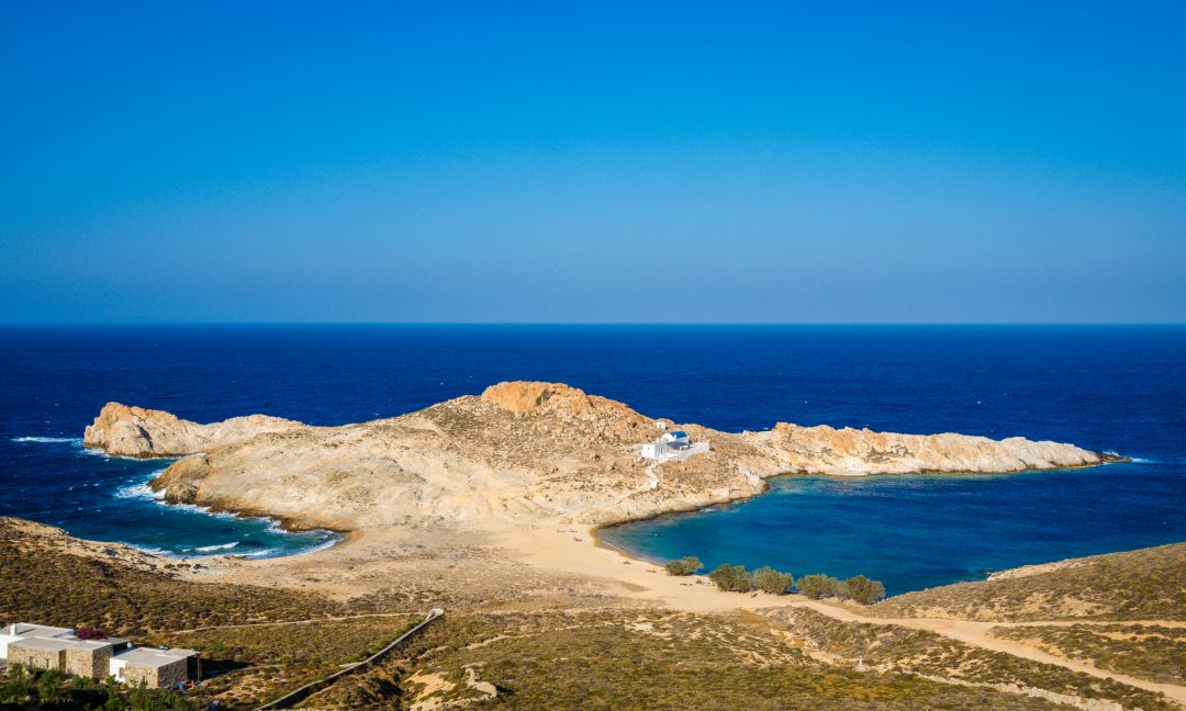 Beautiful Beaches in the Greek Cyclades | Travel Guide to the Aegean