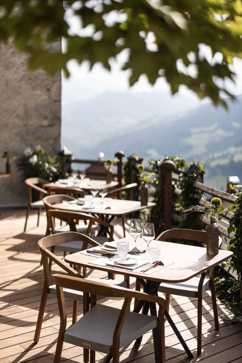 Al Fresco Dining | Ansitz Steinbock Villandro | Beautiful Castle Hotel in northern Italy | The Aficionados 