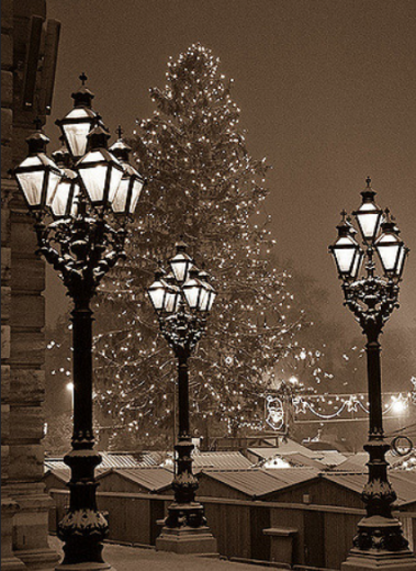 Christmas romance in Vienna, snow on the streets, vintage gas lighting, 