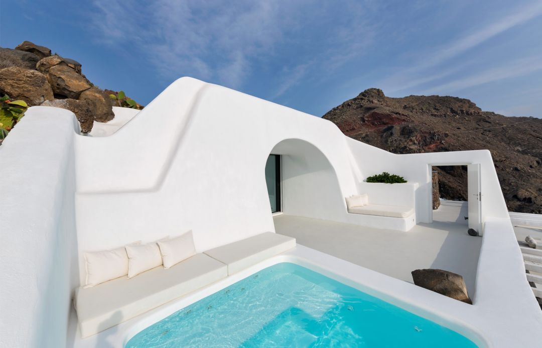 White Suite - Villa Charissa Aenaon VIllas Santorini, Greece 