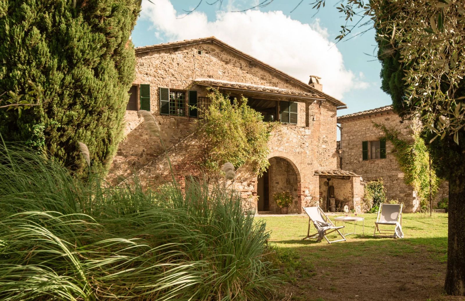 Best Mediterranean Hotels & Villas | Coast to Towns | The Aficionados