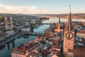 Zürich, Quai Bridge, overlooking Lake Zurich, Switzerland