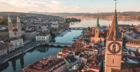 Zürich, Quai Bridge, overlooking Lake Zurich, Switzerland