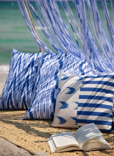 Cushions Mediterranean style IKAT Blue & white textile from Mallorca, that bears a characteristic pattern obtained by the process of resist dying, and the island of Mallorca is the only place where you can still visit family-run workshops that have been o