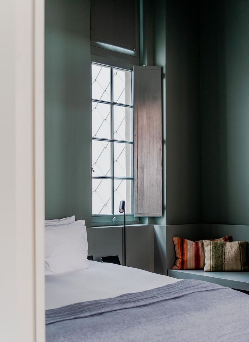 Modernist Furniture | Cool Hotel Design Interiors at boutique Hotel Julien Antwerp, Belgium 