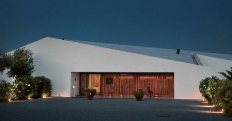 L'AND Vineyards Hotel & Spa | Wine Hotels in Montemor-o-Novo, Alentejo, Portugal | Desinged by Márcio Kogan of Studio MK27