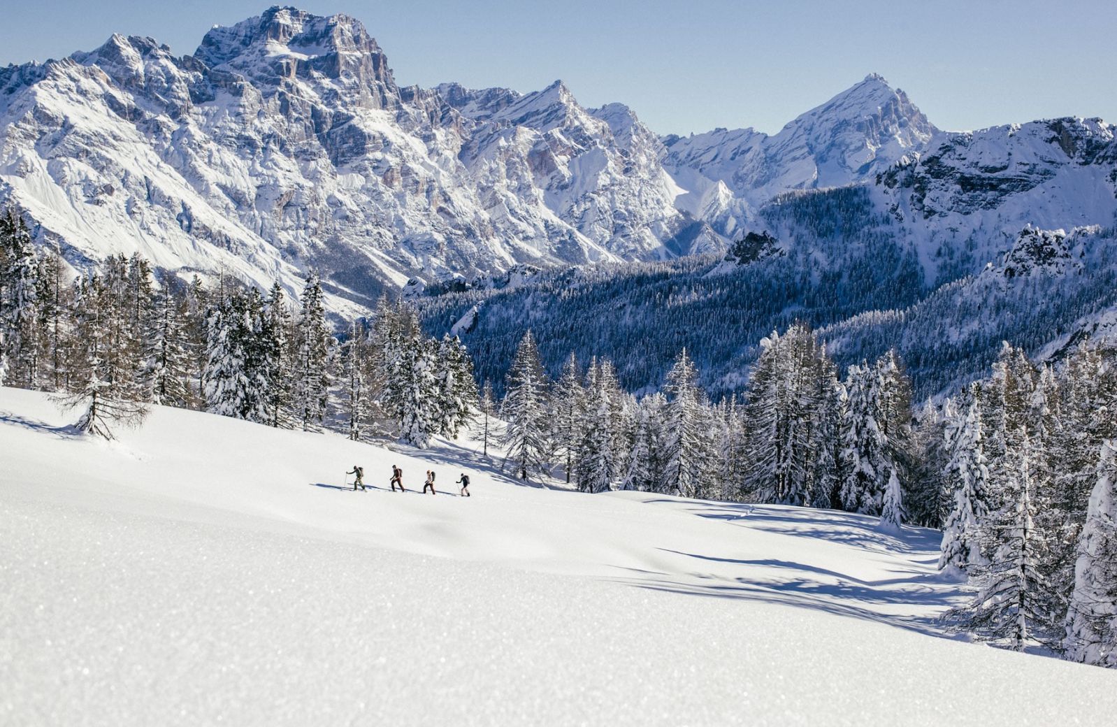 Where to Ski in the Alps | Skiing Guide to the Pistes | The Aficionados 