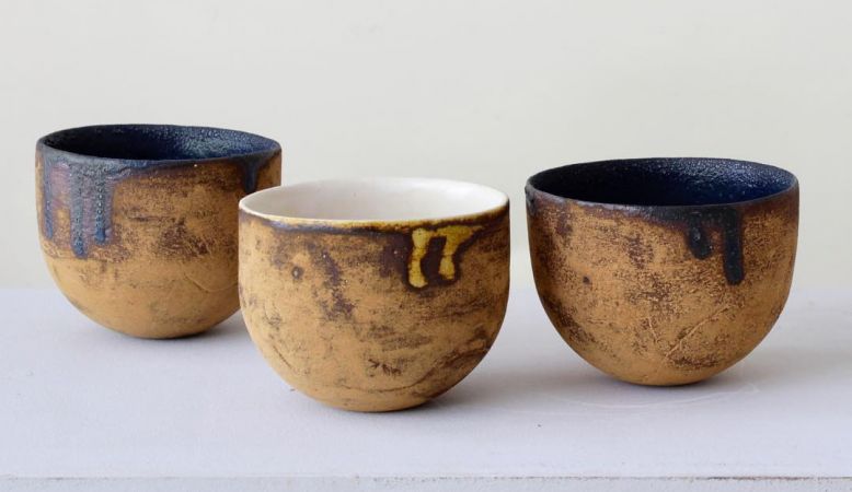 Bizen influenced pottery tableware | Maru Meleniou | Ceramic Designs in Stoneware | The Aficionados 