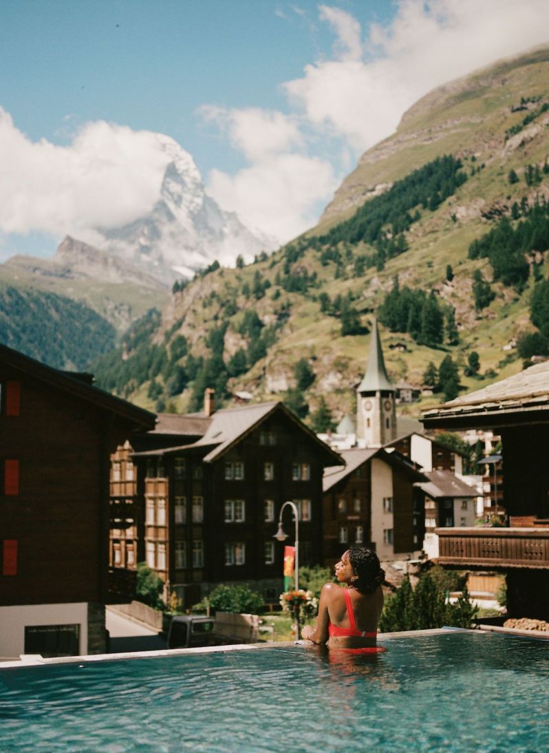 Outdoor pool in the Mountains of Zermatt | Hotel Swimming Pool | Beausite Boutique Hotel | Best Views of the Matterhorn in Zermatt