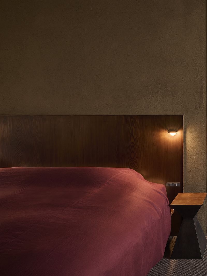 Red bed seductive lighting | Modern Ryokan |Timber Piles natural construction Japan | Auberge Né | Eco Design Hotel & Resturant in Rural Japan | Shibata, Niigata | The Afficionados