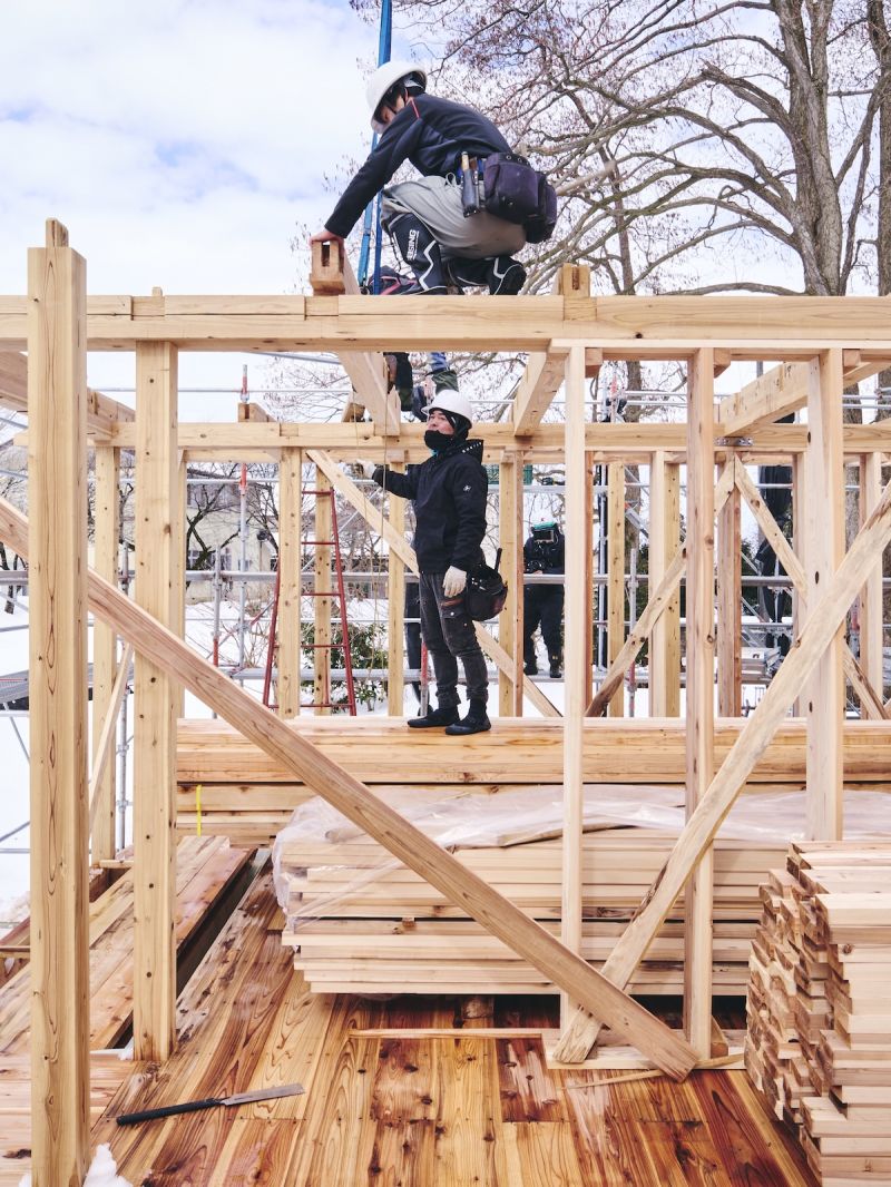 Natural constuction methods rural Japan | Timber Piles natural construction Japan | Auberge Né | Eco Design Hotel & Resturant in Rural Japan | Shibata, Niigata | The Afficionados
