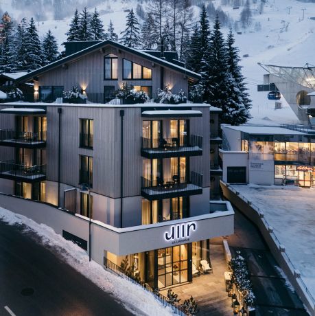 Ullrhaus | new design hotel located in the resort of St Anton in the Tyrolean Alps