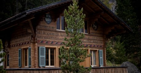 Chalet Arva – A Secluded Swiss Alpine Retreat by Lake Oeschinen /Oeschinensee 