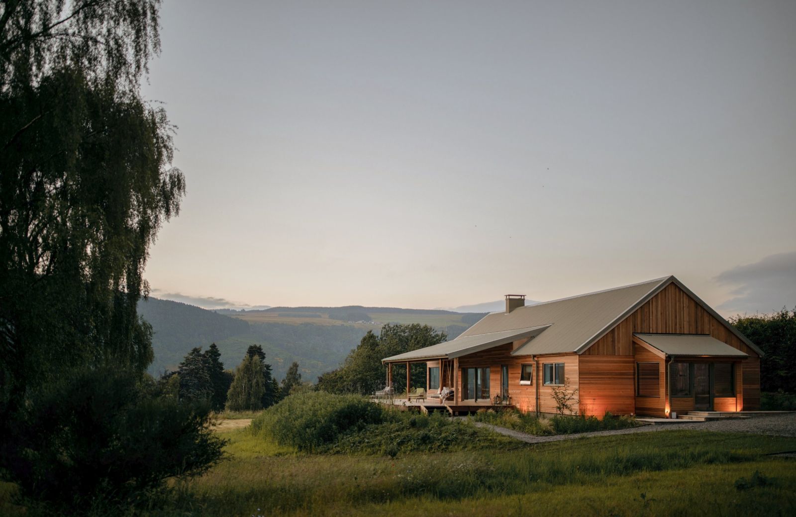 Luxury Self Catering Design Lodge in Scotland – A Chic Escape with Epic Views Perthsihre in the Dun Aluinn Estate 