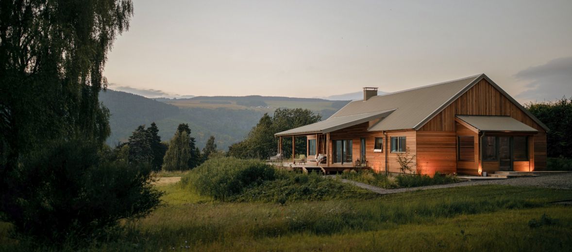 Luxury Self Catering Design Lodge in Scotland – A Chic Escape with Epic Views Perthsihre in the Dun Aluinn Estate 