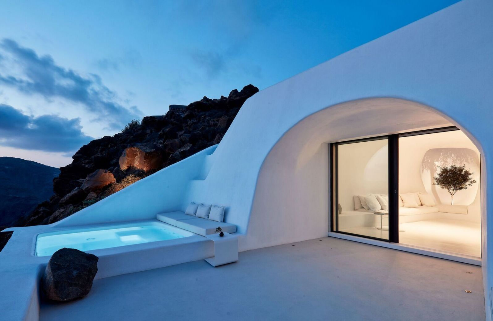   Aenaon Luxury Villas, Caldera, Santorini, Greece