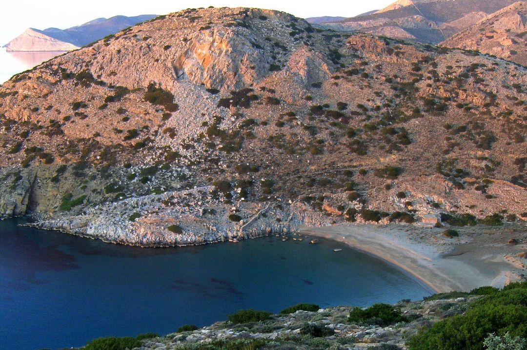 Beautiful Beaches in the Greek Cyclades | Travel Guide to the Aegean