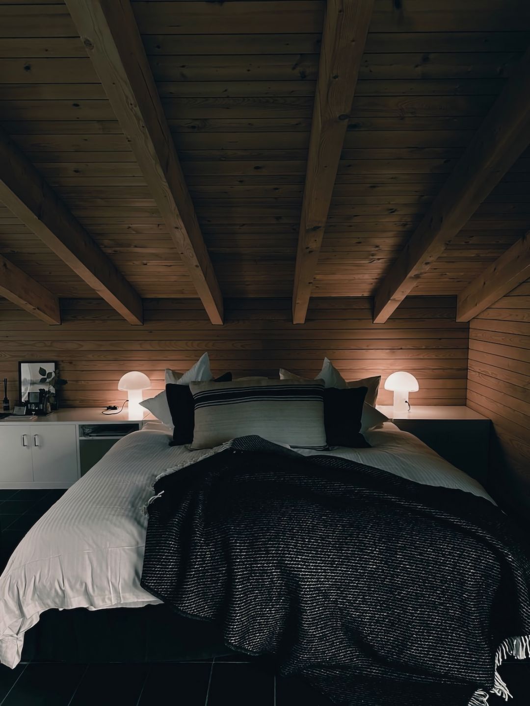 Peach Melba & Co: Peach Fuzz Design, Swiss Boutique Hotels and Alpine Colour Play