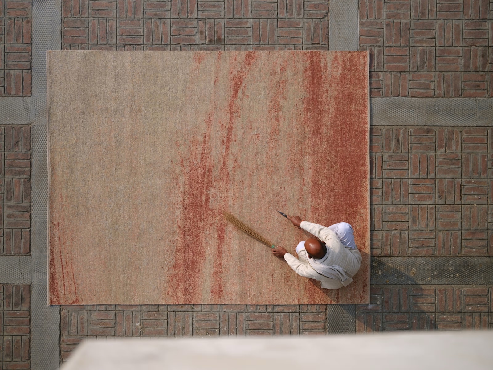 Armadillo Aerie linen warp and wool-jute weft flat weave rug in Coconut, with tonal variation across subtle grid surface