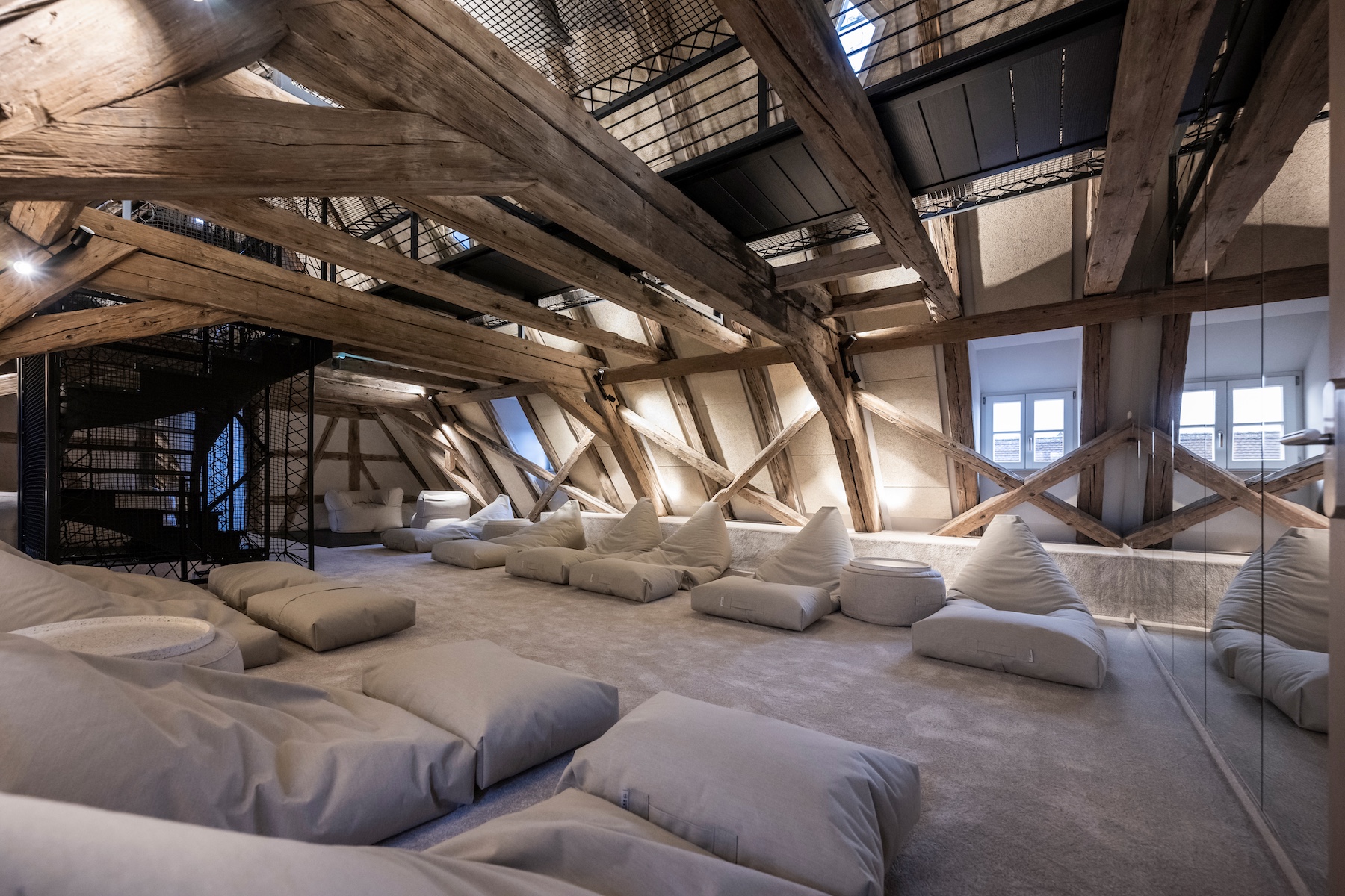 Rooftop Sap - loingers under the rafters - chill sopac, spa design | Goldene Rose Dinkelsbühl by NOA | Rooftop Spa and Heritage Hotel Restoration