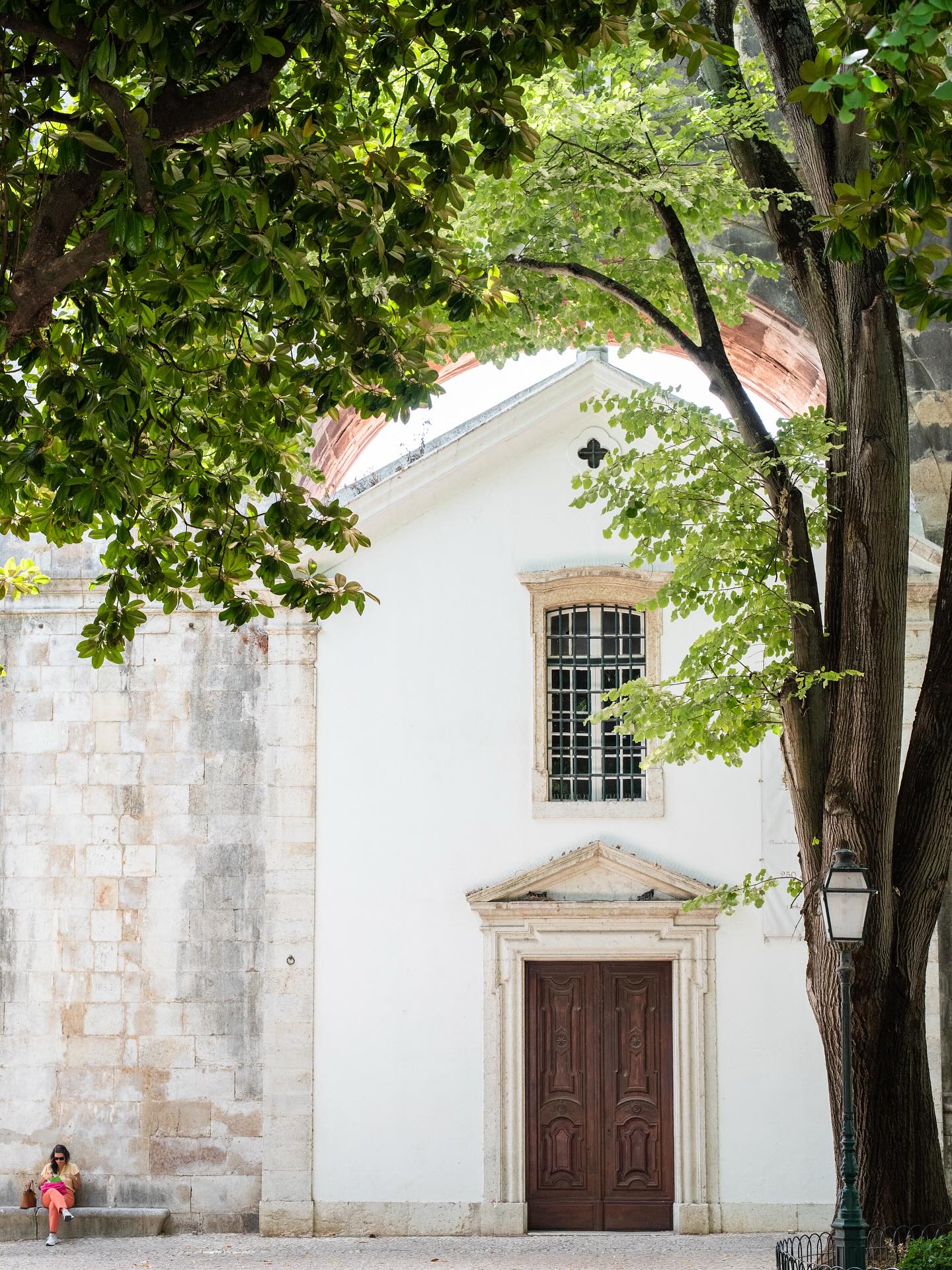 Lisbon Amoreiras Quarter: From Aqueduct Arches to Postmodern Towers
