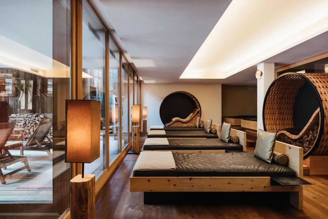 Design-Led Wellness Retreats: Alpine Spas, Sound Temples & Yoga