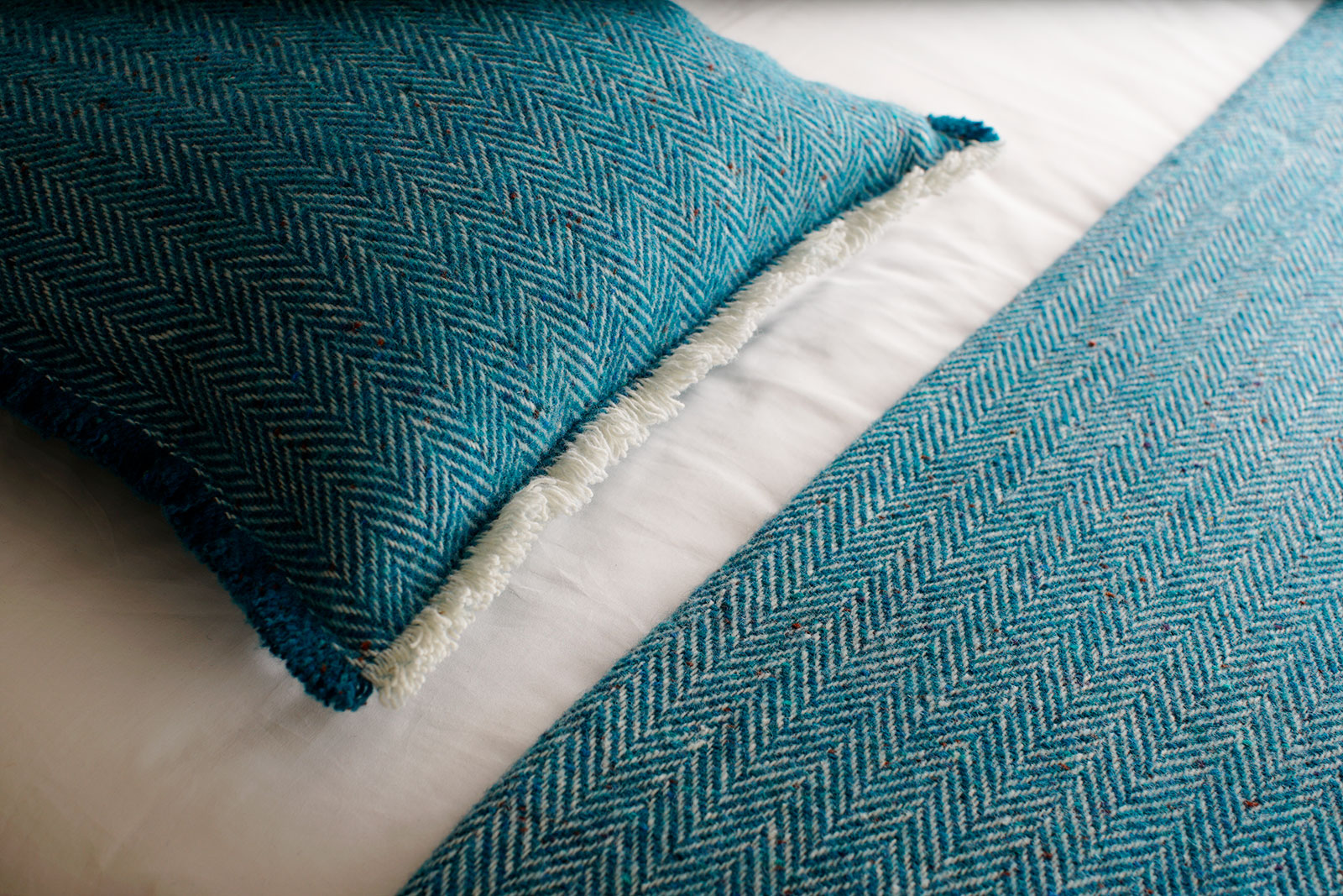 Eddie Doherty, handwoven Irish tweed, in Donegal, Ireland