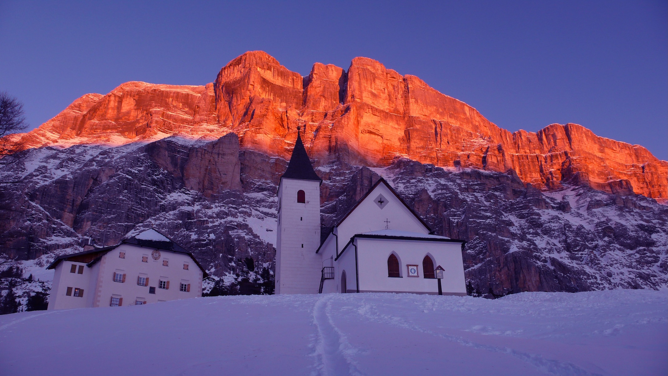 Skiing | Dolomites | The Aficionados