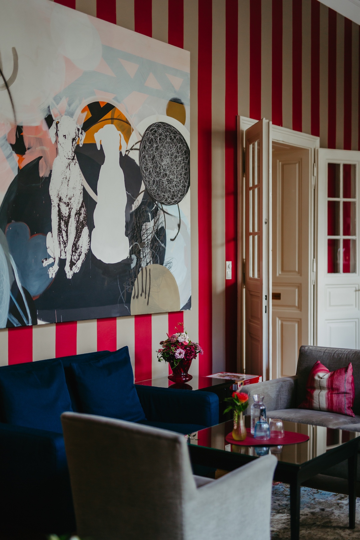 Hound oainting by Iris Kohlweiss Dramatic Art hotel interiors | Otto & Co: The Story of Hotel Altstadt Vienna | Otto, Saskia & Lisa Wiesenthal
