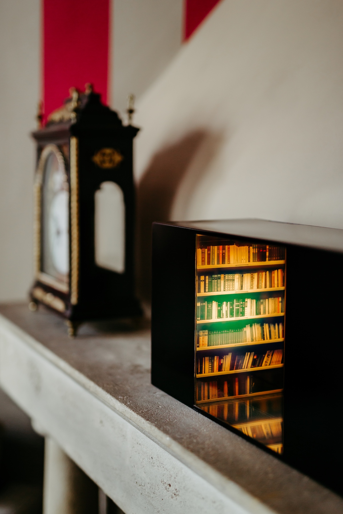 library that mirrors Infinite by Nicolas Grospierre | Kunst  art installation part of the hotel interior design | Otto & Co: The Story of Hotel Altstadt Vienna | Otto, Saskia & Lisa Wiesenthal