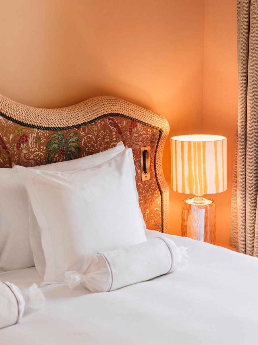 Peach Melba & Co: Peach Fuzz Design, Swiss Boutique Hotels and Alpine Colour Play