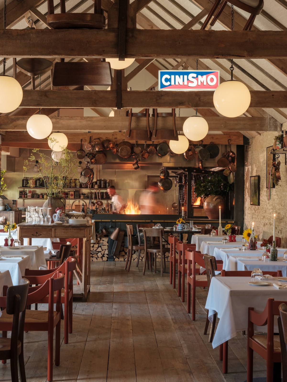 At Durslade Farm in Bruton, Hauser & Wirth Somerset fuses art, architecture and landscape with exhibitions, Piet Oudolf’s gardens, Roth Bar, Da Costa restaurant and farm shop: a cultural campus rooted in Somerset.