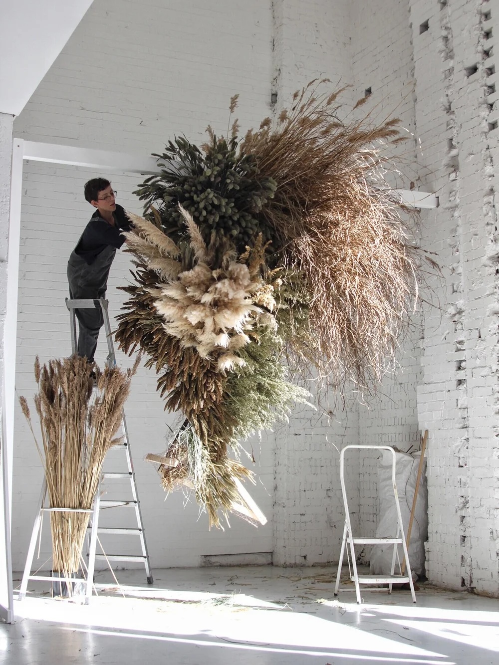 Large flortal feather grass art installation hanging | 