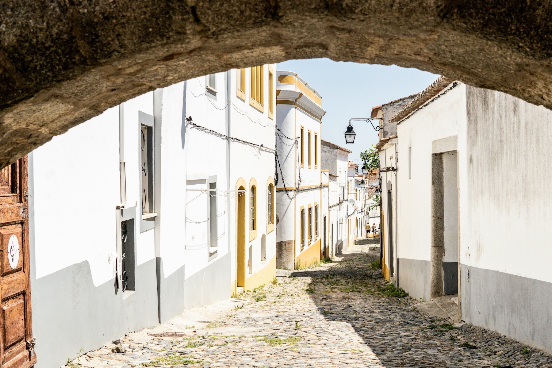 Discover Évora, Alentejo’s cultural capital. Design, architecture, boutique hotels, wine, and heritage combine in Portugal’s boldest UNESCO city escape.