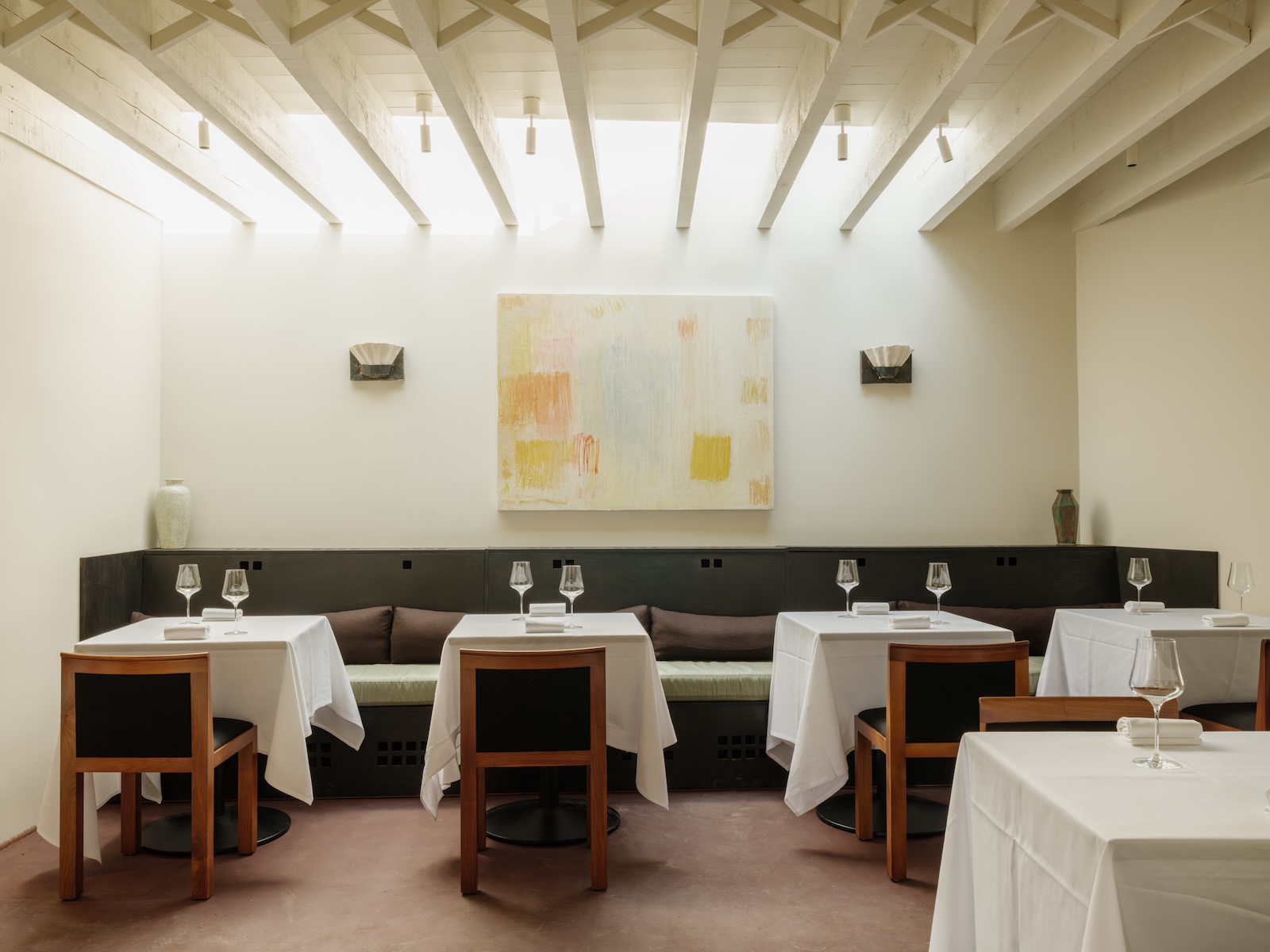 Illuminated white interiors Restaurant Design |Osip Bruton Somerset, England – Michelin Star Dining & Rooms | The Aficionados