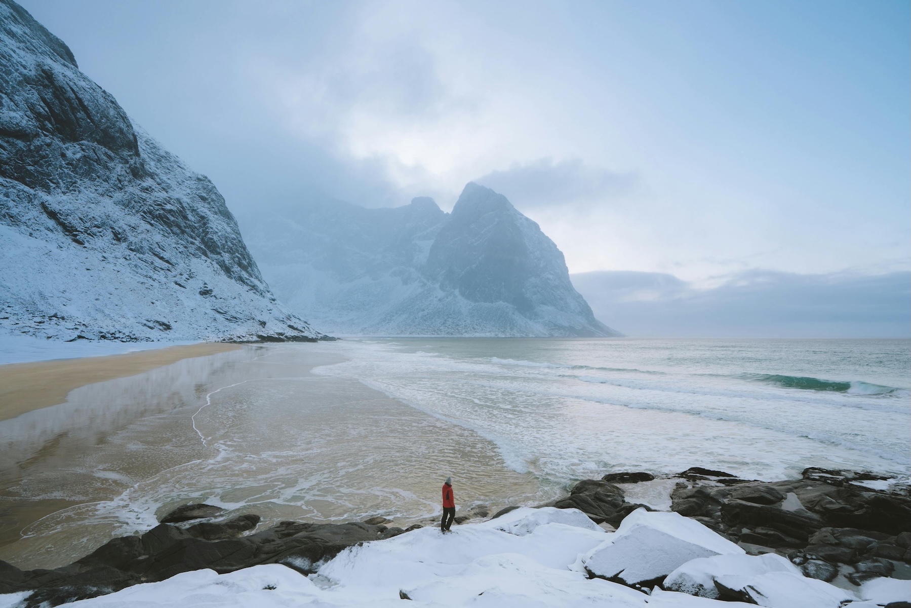 Wild beaches of Norway - Mountains, clear arctic waters and wilderness of Lofoten | The Aficionados 