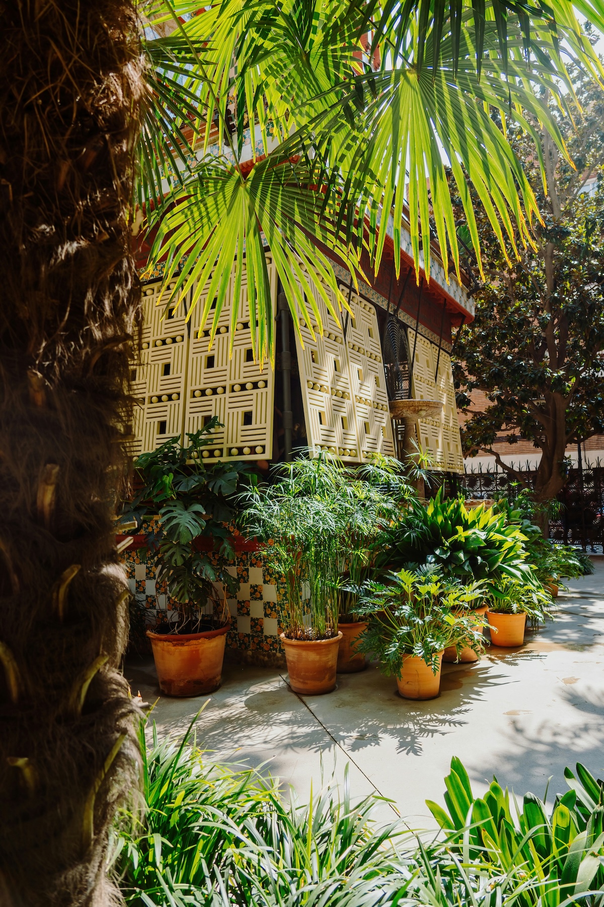 Casa Vicens Barcelona by Antoni Gaudí, facade, catalan achitecture,tiles   Casa Vicens Gaudi | Guide to Barcelona | The Aficionados 