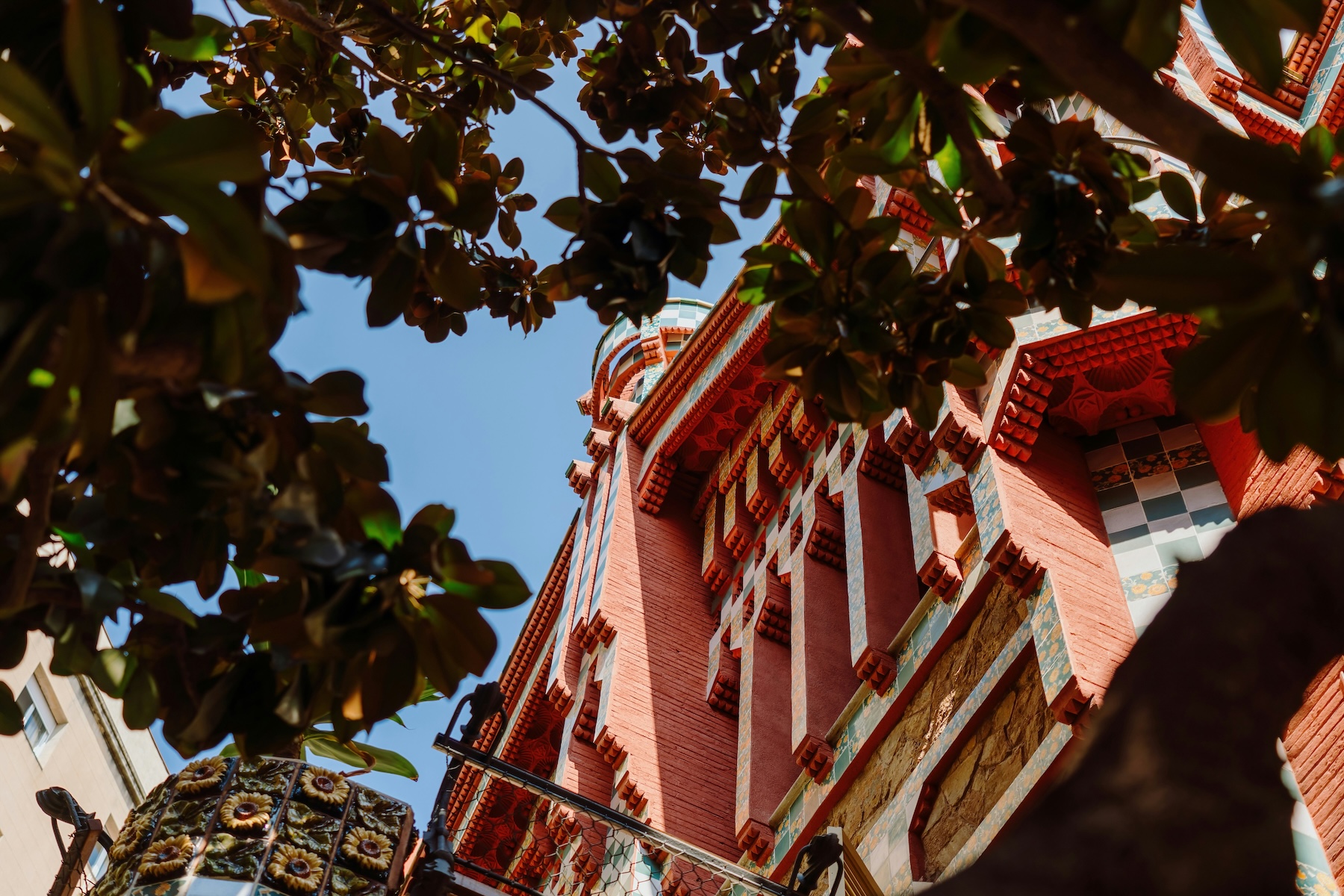 Casa Vicens Barcelona by Antoni Gaudí, facade, catalan achitecture,tiles   Casa Vicens Gaudi | Guide to Barcelona | The Aficionados 
