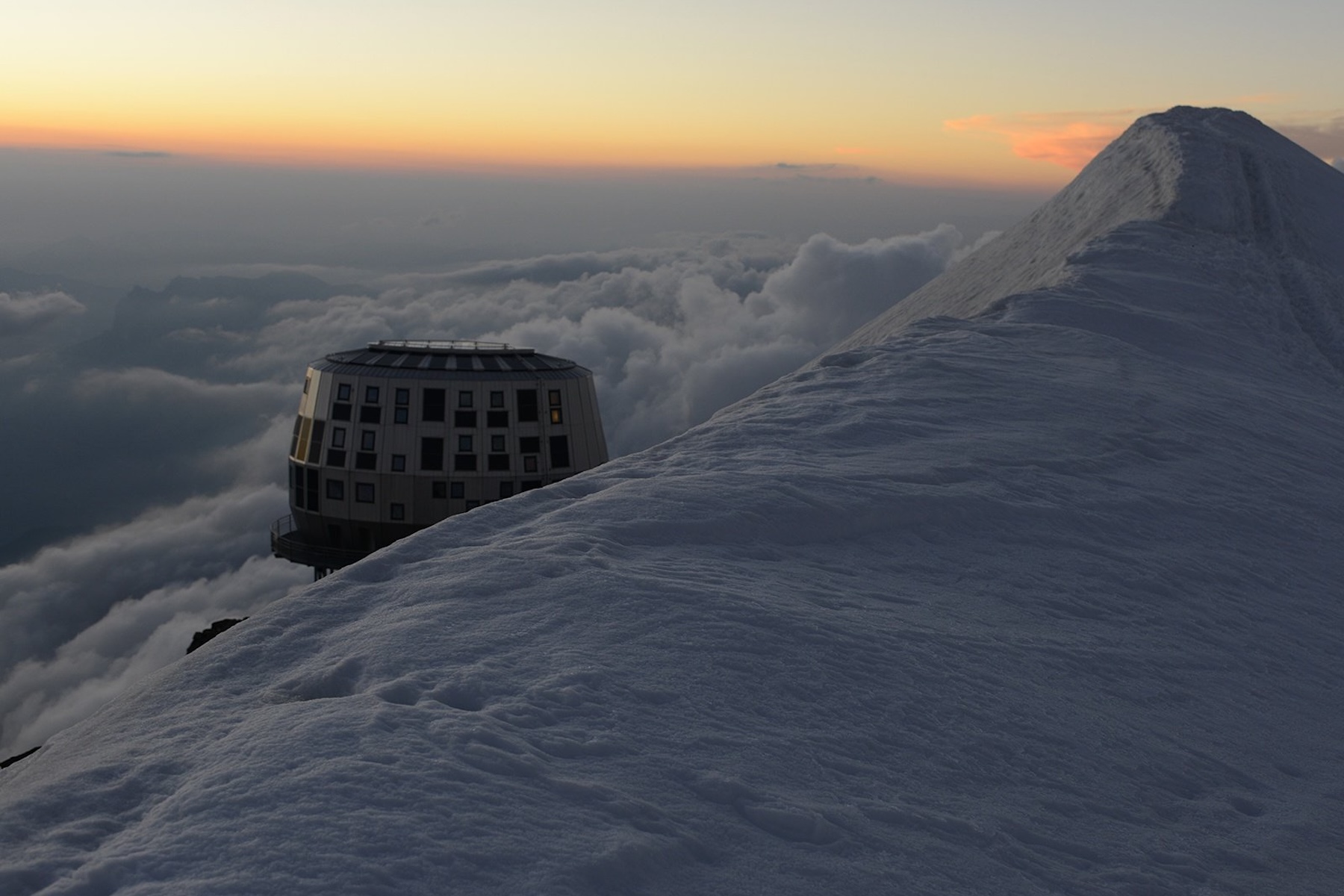 Refuge du Goûter Mont Blanc | Cool Architecture the The French Alps 