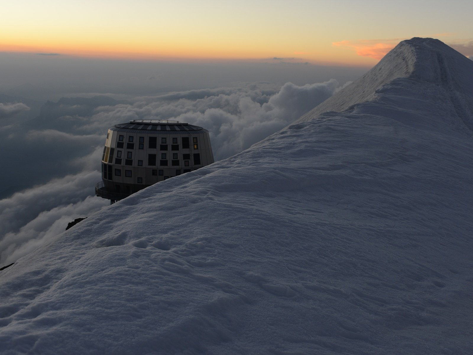 Refuge du Goûter Mont Blanc | Cool Architecture the The French Alps 