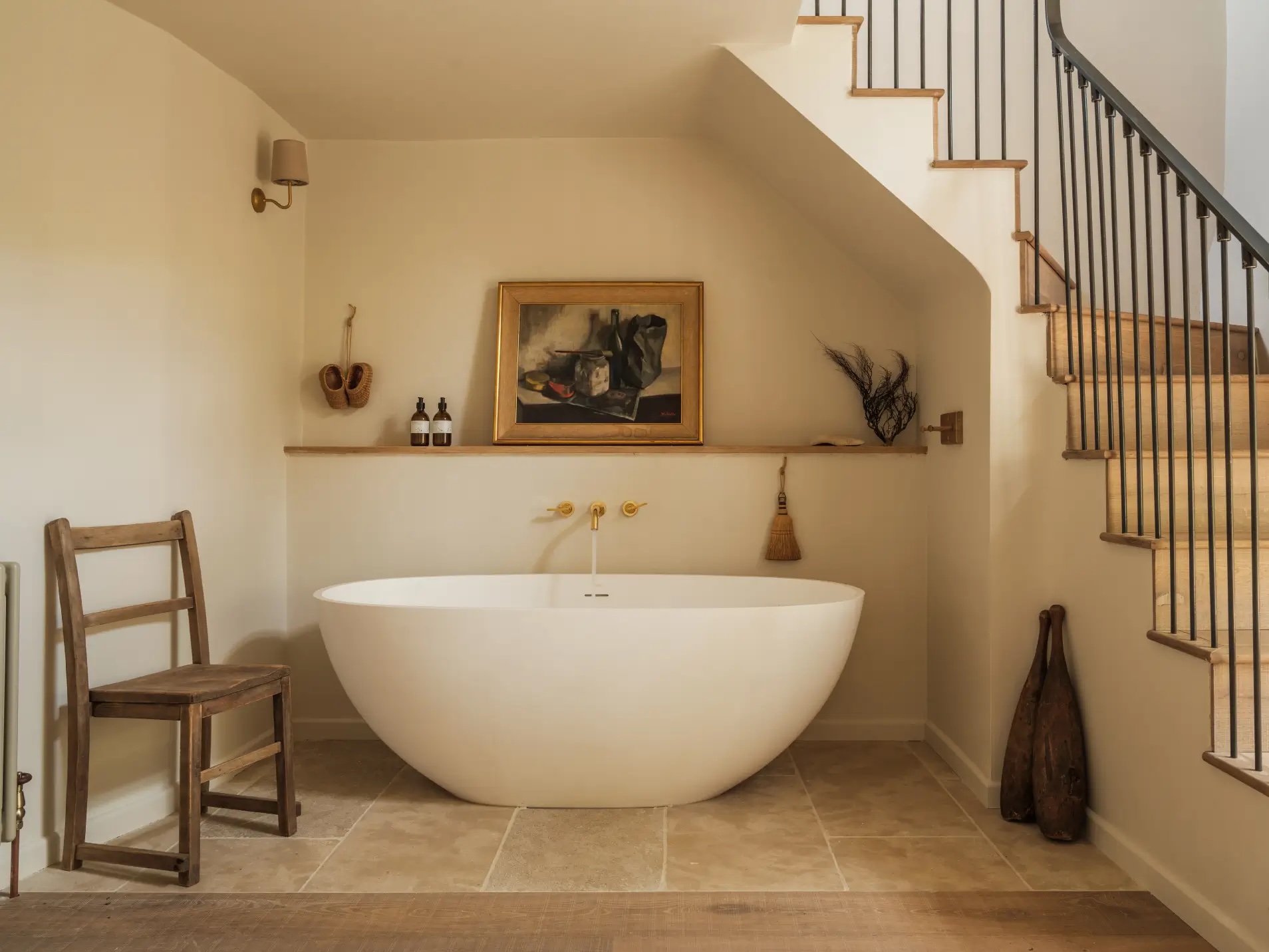 Free Standing Bathtub in white > wheat pained walls, soft, modern British interiors | Osip Bruton Somerset, England – Michelin Star Dining & Rooms | The Aficionados