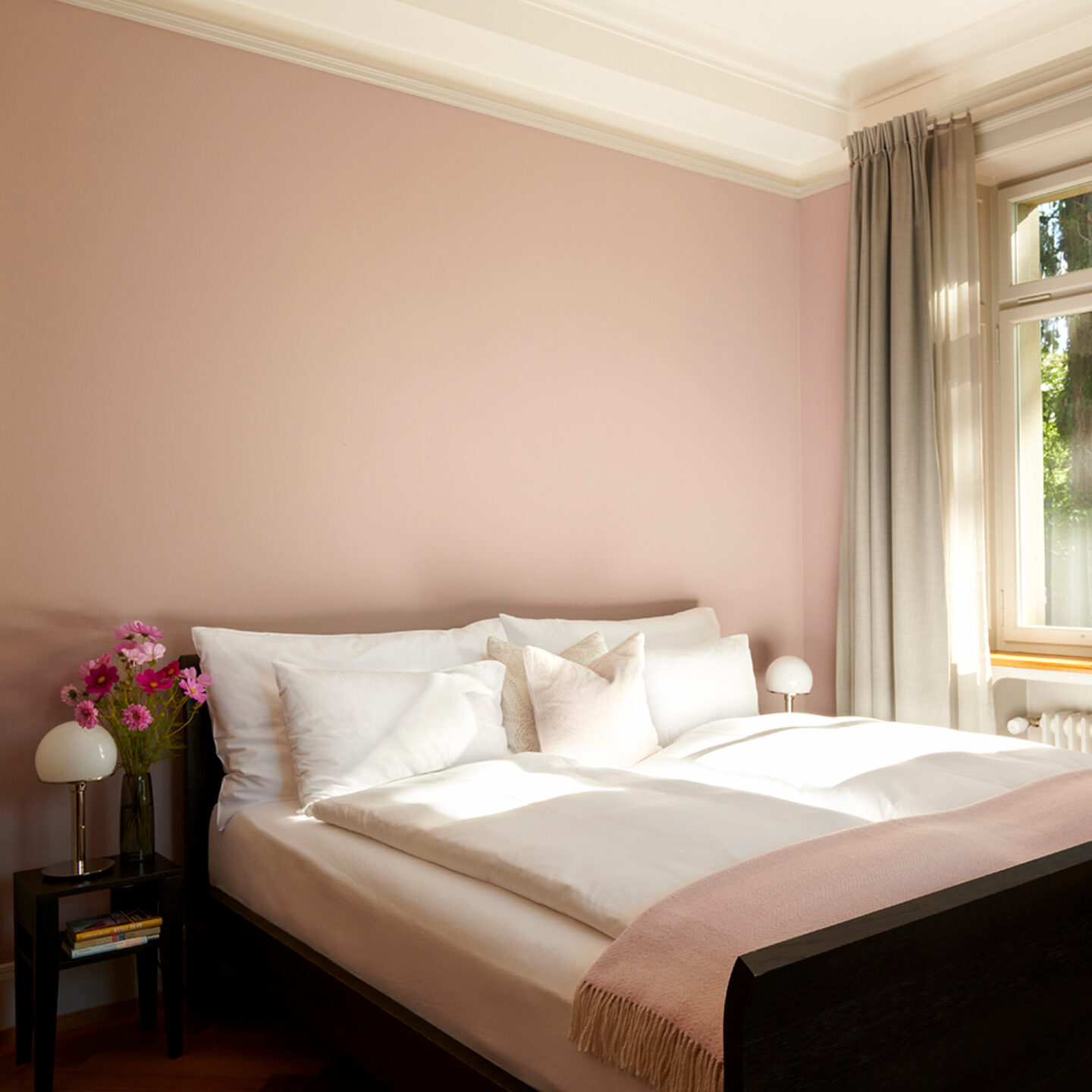 Peach Melba & Co: Peach Fuzz Design, Swiss Boutique Hotels and Alpine Colour Play