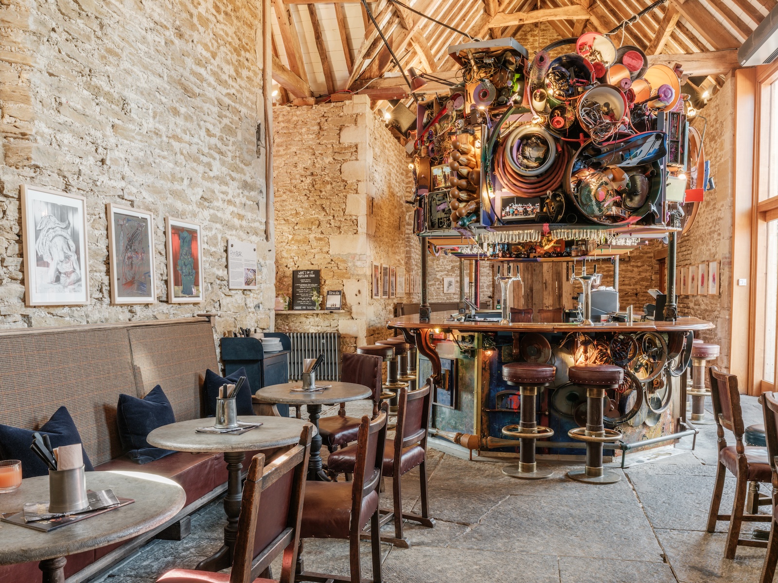 At Durslade Farm in Bruton, Hauser & Wirth Somerset fuses art, architecture and landscape with exhibitions, Piet Oudolf’s gardens, Roth Bar, Da Costa restaurant and farm shop: a cultural campus rooted in Somerset.