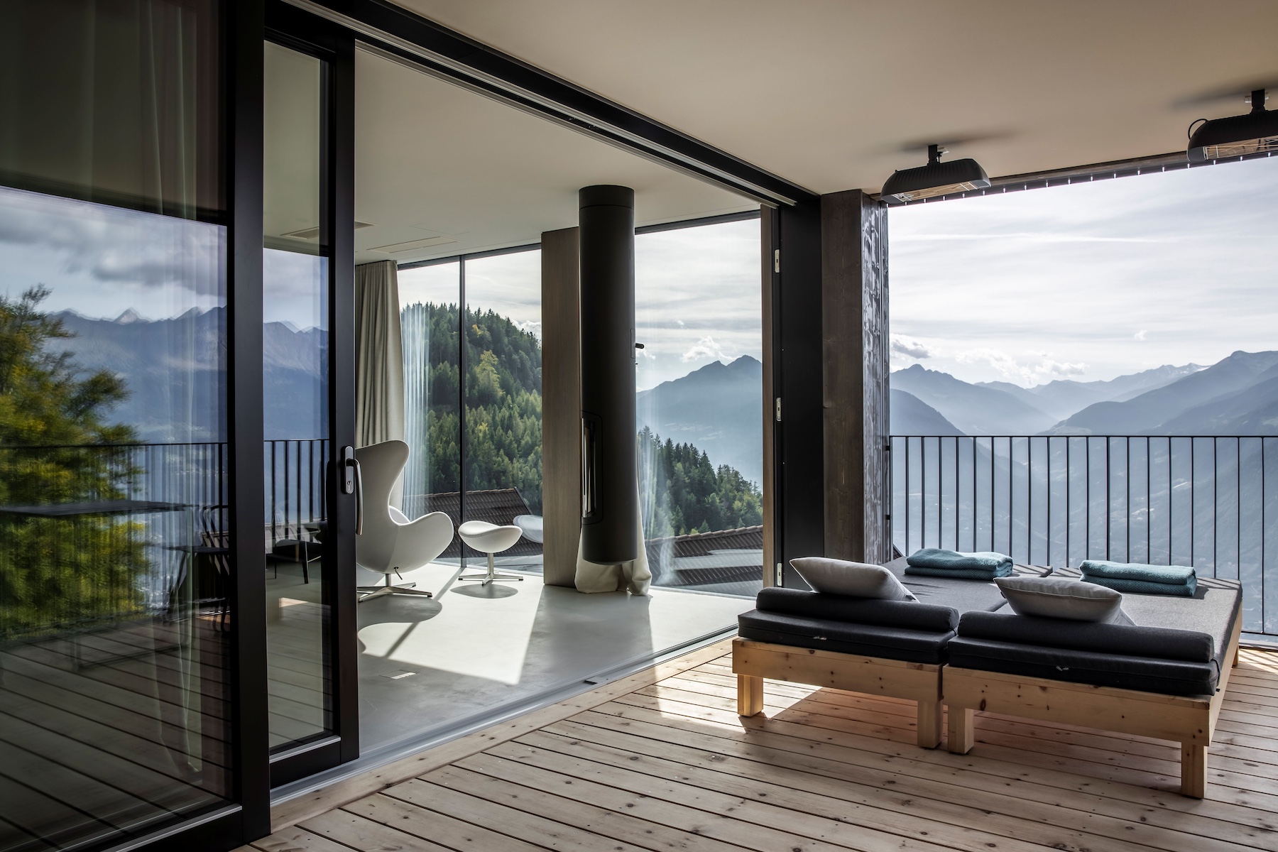 Modern Alpine Interiors, Scandi style with panoramic views of the mountains| MIRAMONTI Hotel South Tyrol | Boutique Alpine Retreat Above Merano