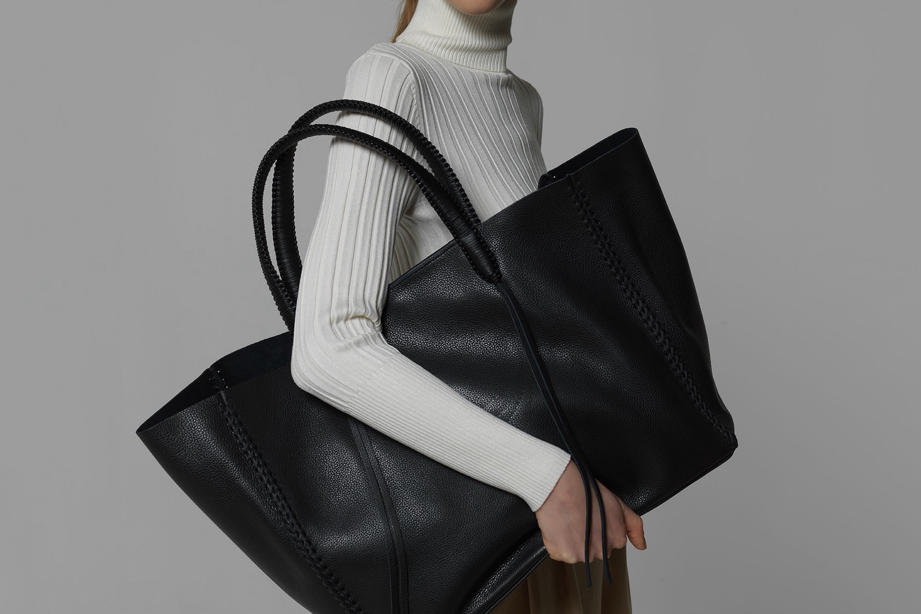 Callista Crafts - Beyond the Tote - 950 Stitches, 356 Knots