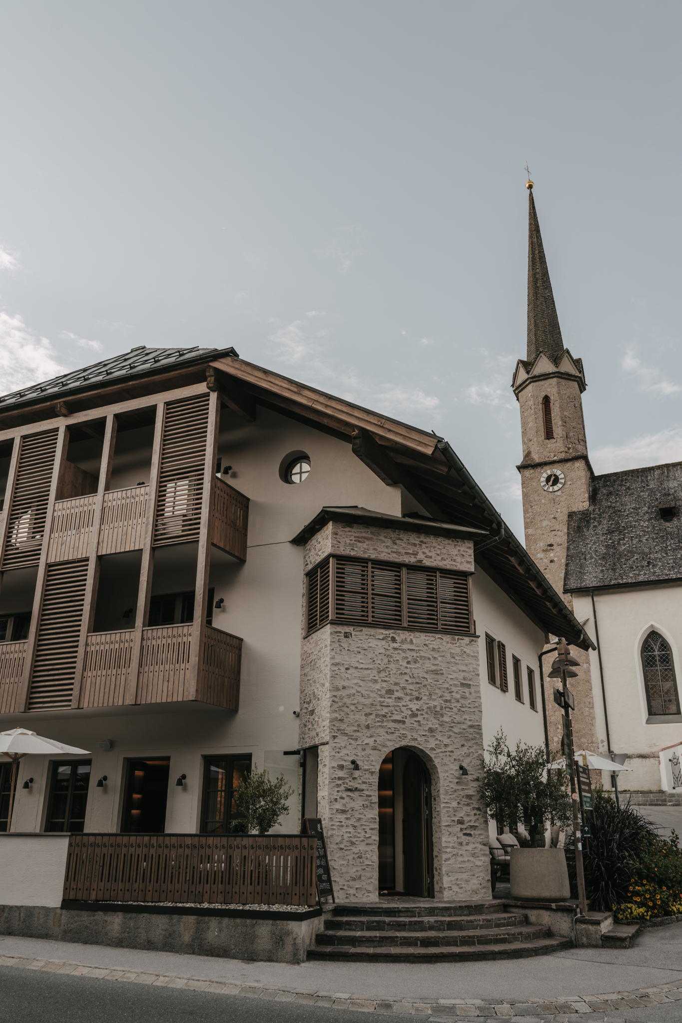 Mediterranean meets Alps | Architect Carolyn Sarah Herzog | Studio H Collective | Design Hotel Stieg'nhaus Austria 